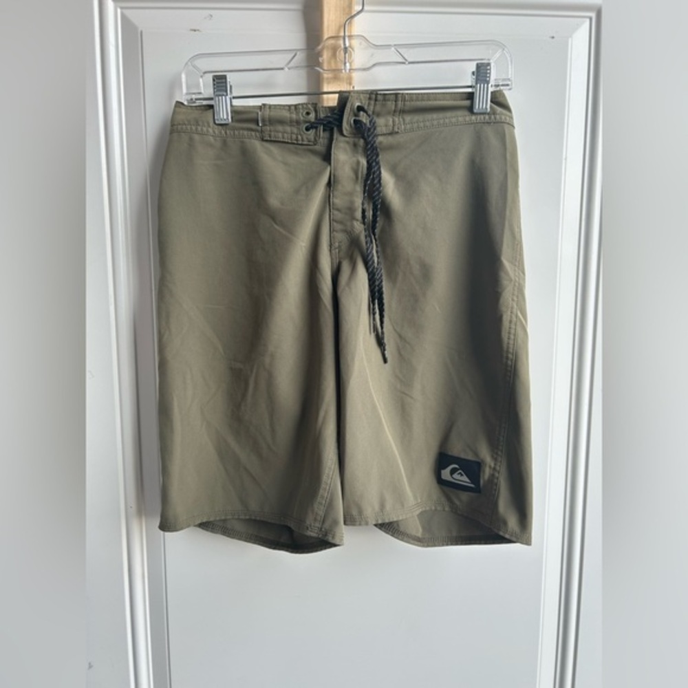 Quiksilver | Gray and Olive Board Shorts |
Size 29